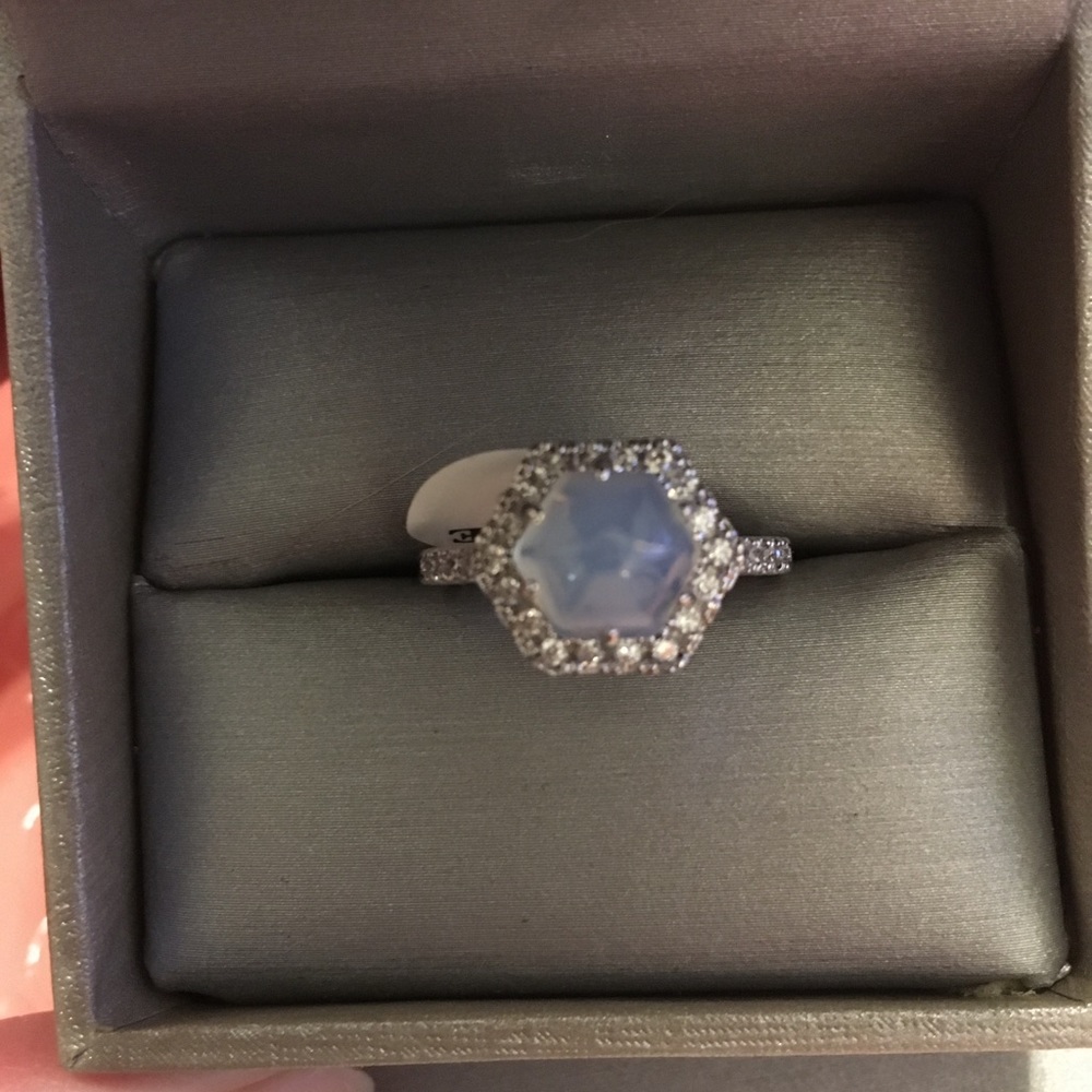 Sold Fragrant Jewels Winter Snow Ring Sz 8 Winter 2018 - Picture 2 of 3